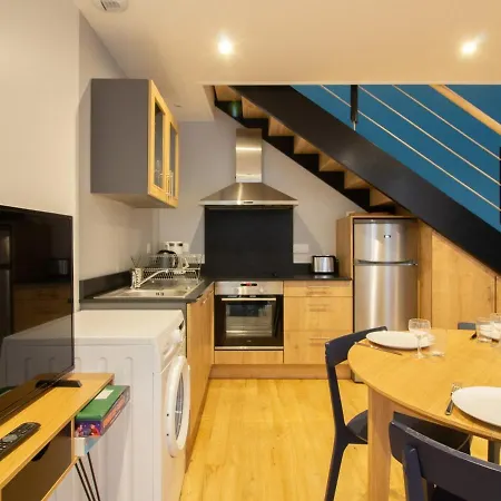 Appartement Duplex 8 Pers. Centre Ville Cauterets, Parking, Wifi 아파트 *